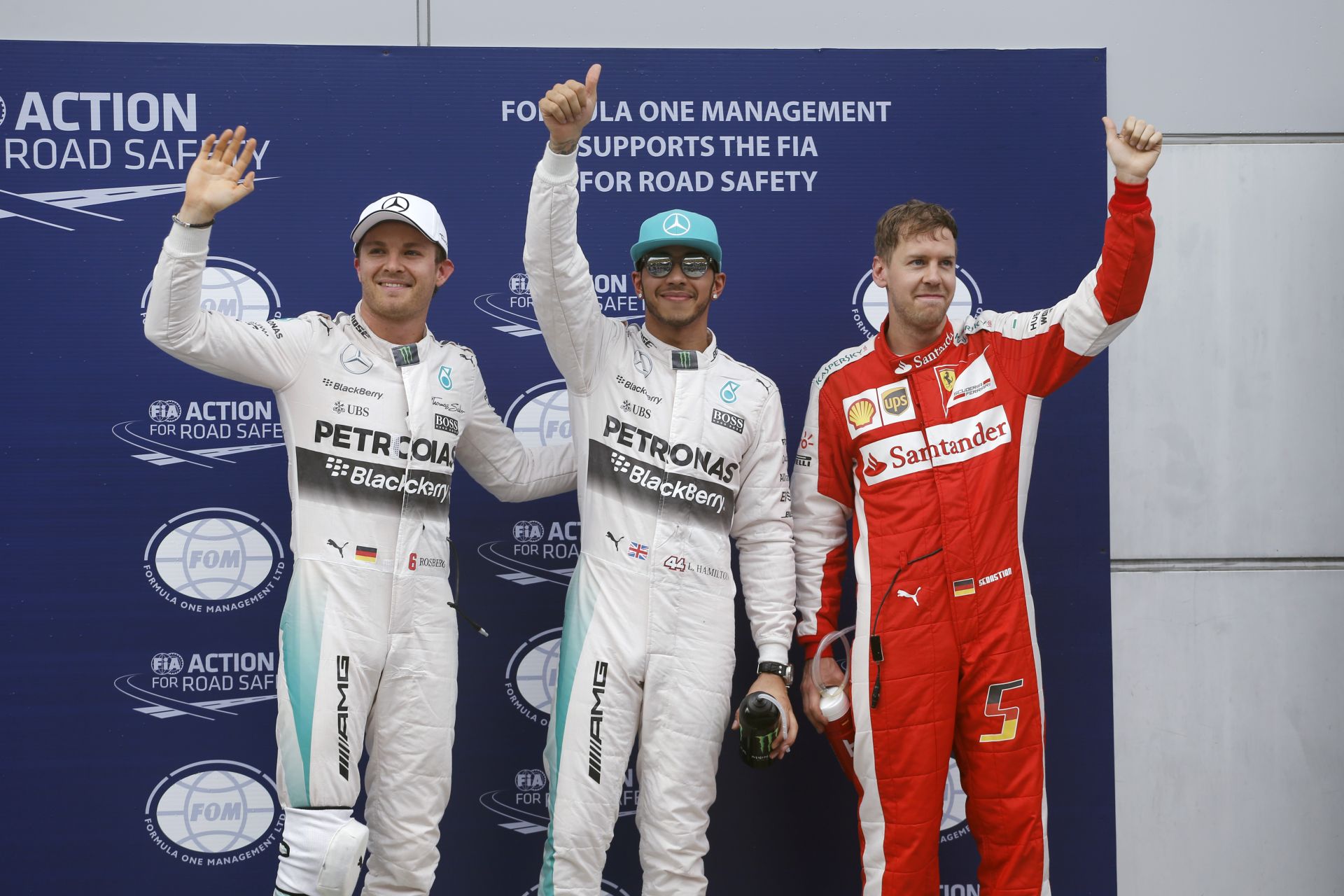 Lewis Hamilton: Vicces, hogy az emberek csapattársaknak hívnak minket Nicoval