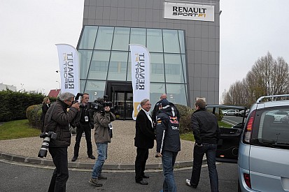A Renault nem adja el az F1-es motorrészleget: az igazi fejlődést 2015 hozhatja el