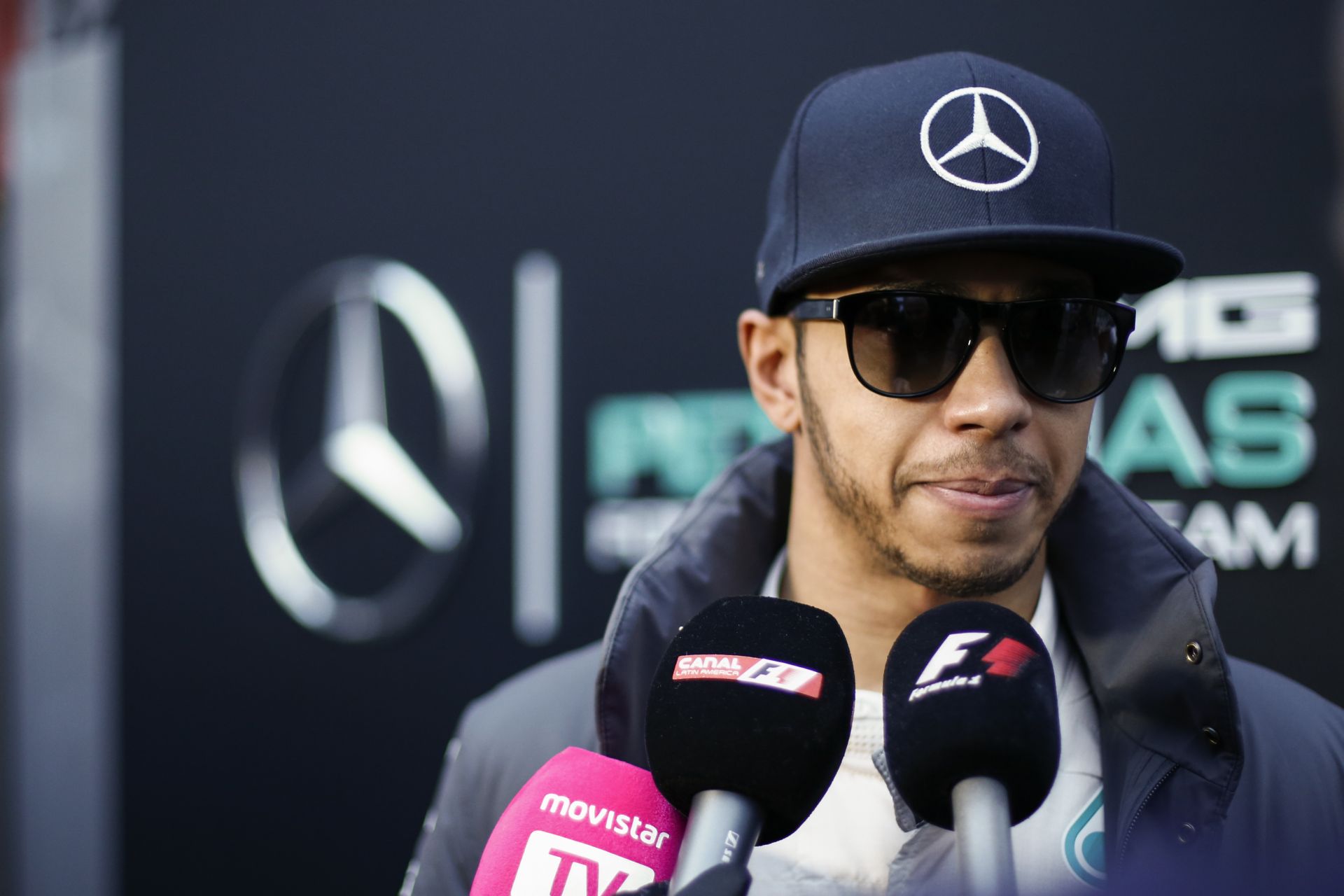 Hamilton: A Ferrari lehet a fő riválisunk idén