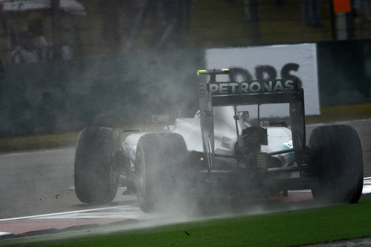 Megafon vagy bonyolult megoldás a kipufogóban: a Mercedes is dolgozik az F1-es hangon