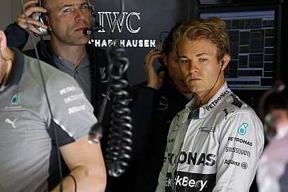 Rosberg folyamatosan forgalomba került: még keresi a beállítást