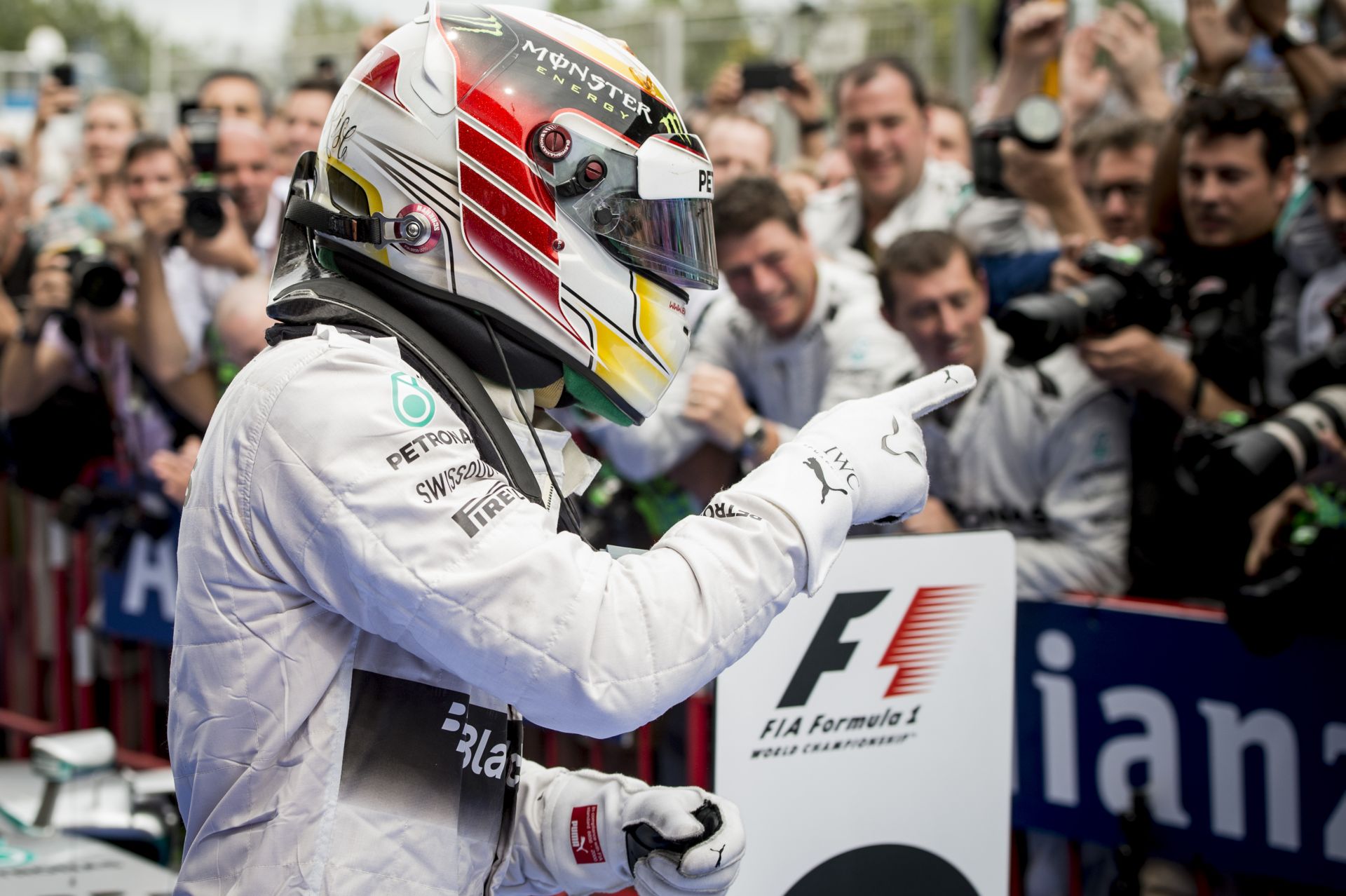 Levezető kör: Élő-képes rádiós adással jelentkezik az F1-live.hu! 18:00-20:00