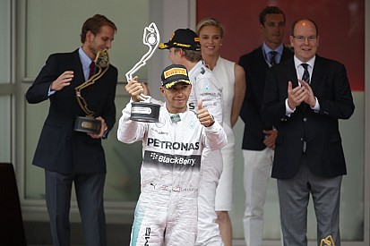Hamilton nem oltotta be Rosberget a származása miatt: már megint a kontextus
