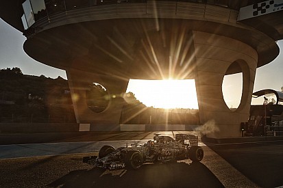 Csak a McLaren-Honda ment kevesebb kilométert a Red Bullnál Jerezben