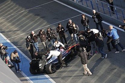 Lépésről-lépésre kell haladnia a McLaren-Hondának: biztosak a sikerben