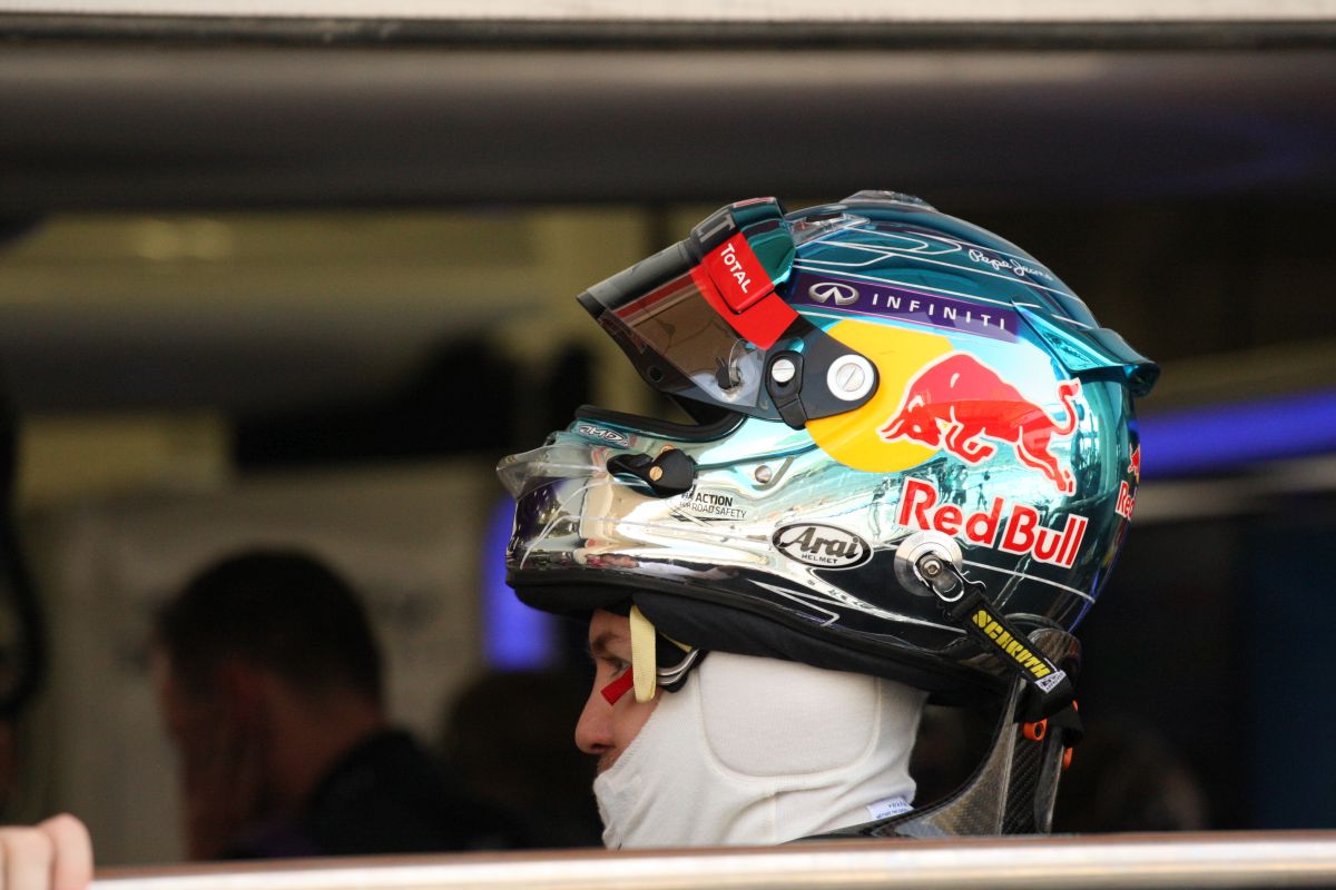 Massa az abszolút legjobb idővel nyert Bahreinben a Mercedes előtt! Darabokra hullik a Red Bull
