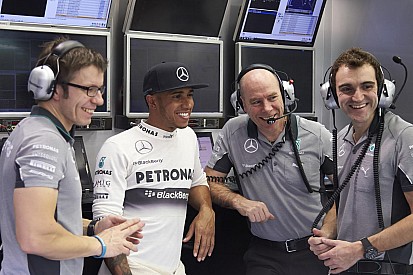 Dennis: Hamilton egyike lehet azon versenyzőknek, akiket visszacsábítunk