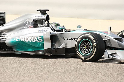 Wolff: ha szeretitek a motorhangot, akkor vissza a V10-et vagy V12-őt!