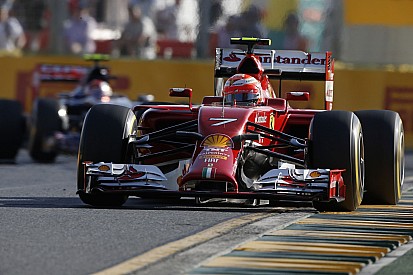 Raikkönen hétvégéje egyelőre felejtős a Ferrarinál (Videón az ütközés)