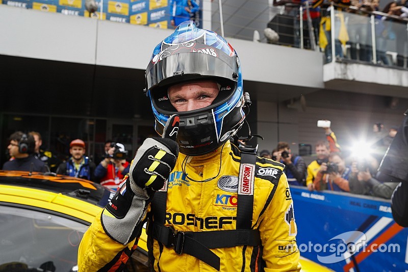 Nick Catsburg ongenaakbaar in WTCC: