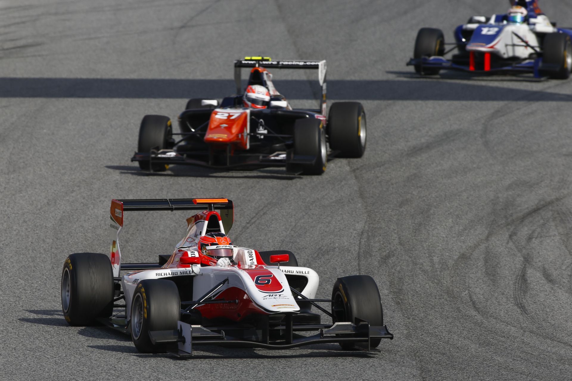 Az év egyik legkomolyabb előzését mutatta be a hatalmas francia tehetség a GP3-ban