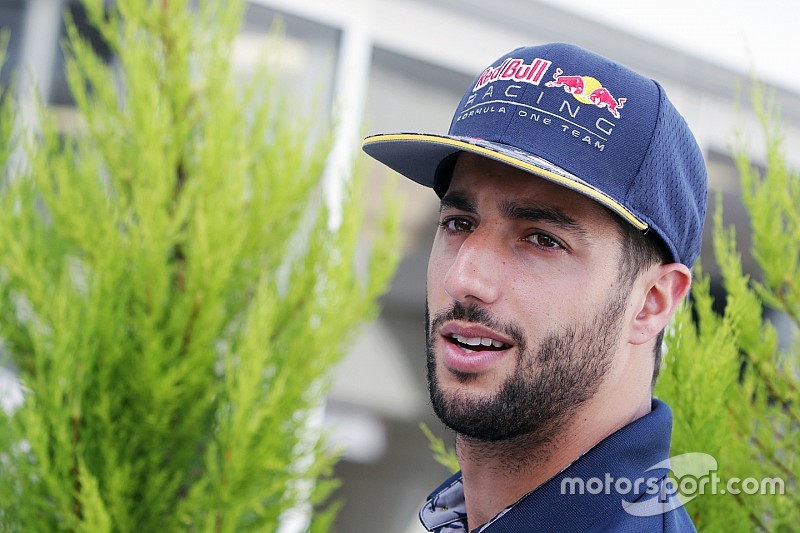 Риккардо рад, что боссы Red Bull рассказали о его новом контракте