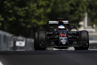 Boullier prijst Alonso: “Lijkt wel alsof hij een GPS in zijn hoofd heeft”