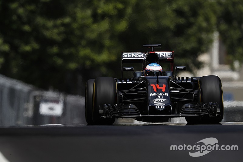 Alonso verwacht betere prestaties van McLaren in Oostenrijk