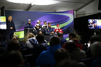 Button: „Ricciardo most simán a második helyen állhatna Rosberg mögött…”