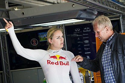 Skister Lindsey Vonn test Formule Renault-bolides op Red Bull Ring