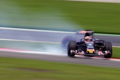 Kvyat pide repensar el diseño de los pianos