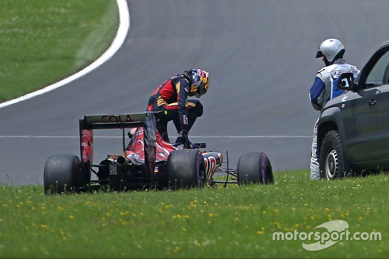 Sainz cree que Toro Rosso ha de mejorar los sábados