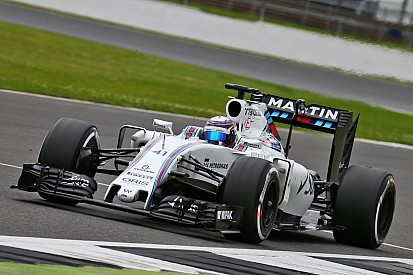 Williams-ontwikkelingsrijder Lynn vindt dat hij een racekans verdient