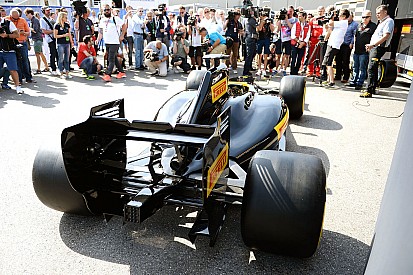 Занятые в тестах Pirelli команды получат "огромное" преимущество, считает Симондс