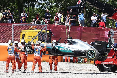 Hamilton: "Waarheid over Barcelona crash met Rosberg blijft geheim"