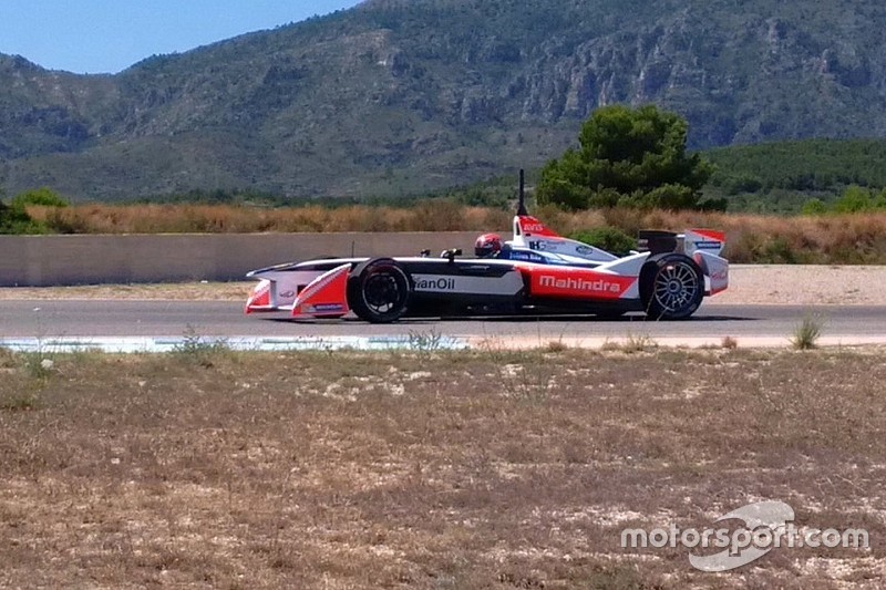 Monteiro test Mahindra Formule E-bolide op Calafat