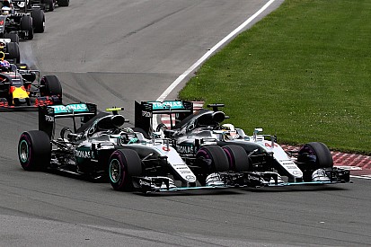 В Mercedes осознают угрозу новых проблем между Росбергом и Хэмилтоном