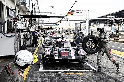 Nurburgring, 1°Ora: Hartley approfitta del pit stop Audi