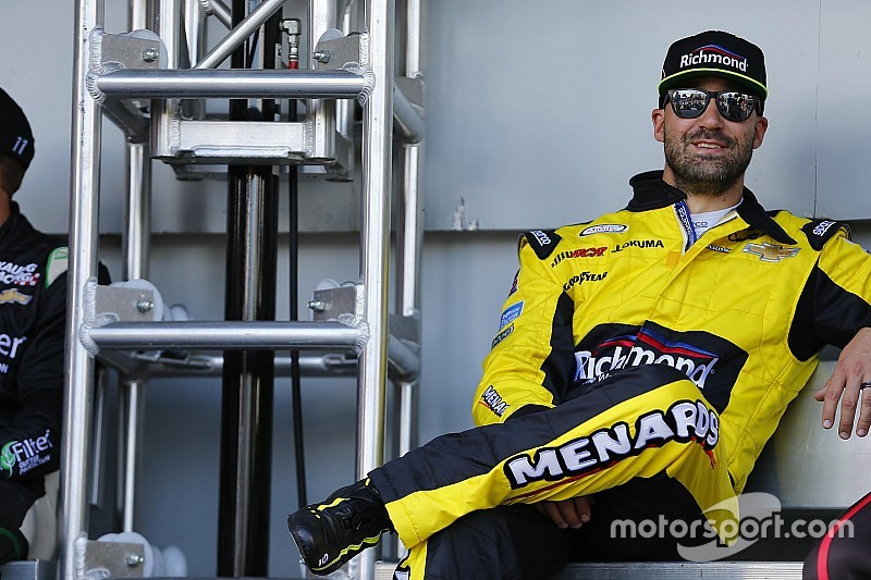 Menard “muy cerca” de renovar con RCR