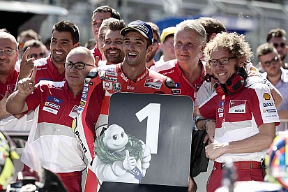 Iannone pakt pole in Oostenrijk, Yamaha geeft flink partij