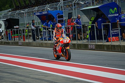 Гонщики MotoGP розкритикували систему зв’язку пітлейн-гонщик
