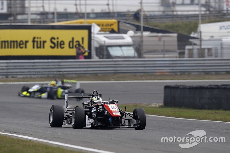 Masters of F3: Eriksson wint kwalificatierace