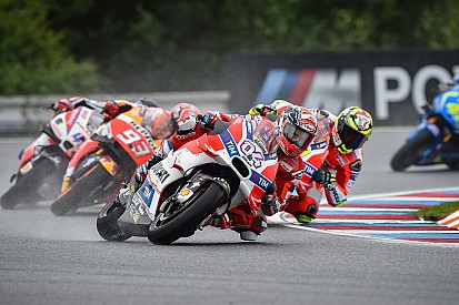 Dovizioso: “Necesitamos más tipos de neumáticos”