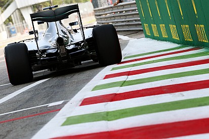 Rosberg deelt de lakens uit in eerste training Italiaans GP, Verstappen achtste