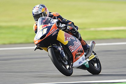 Binder fulmina Bagnaia e Bendsneyder vincendo in volata a Silverstone