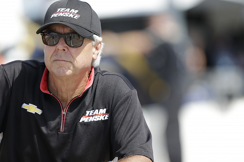 Mears recrimina a Kimball por choque de Power