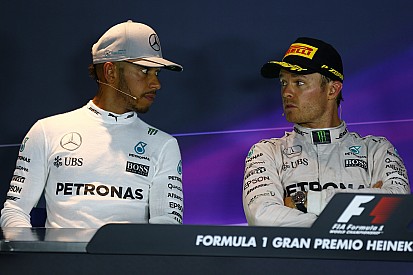 Mercedes klaar om strijd tussen Hamilton en Rosberg in goede banen te leiden