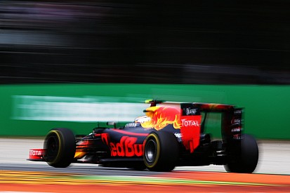 Verstappen aast op overwinning in Grand Prix van Singapore
