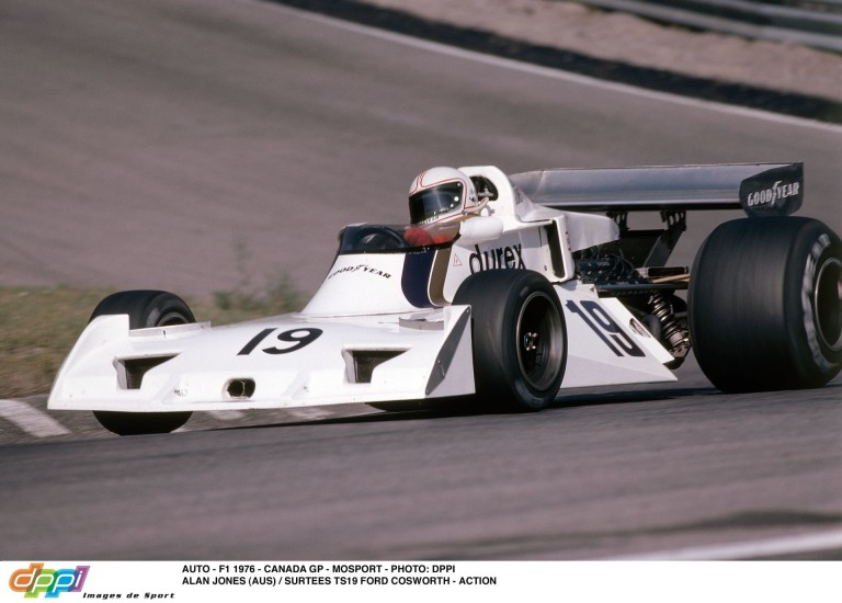 Ilyen, amikor pályára küldenek egy 40 éves F1-es gépet