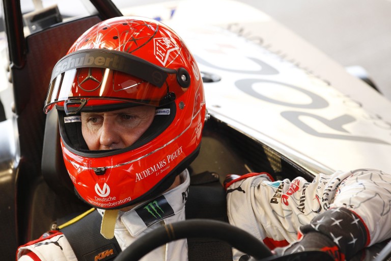 Bámulatos: Mick & Michael Schumacher ugyanolyan beleéléssel vezetik a