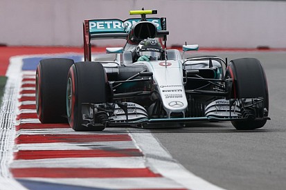 Mercedes: furcsa jelek érkeztek Rosberg motorja felől az Orosz Nagydíjon