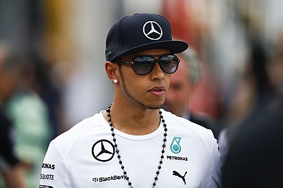 Hamilton most Sharapovával pózolt