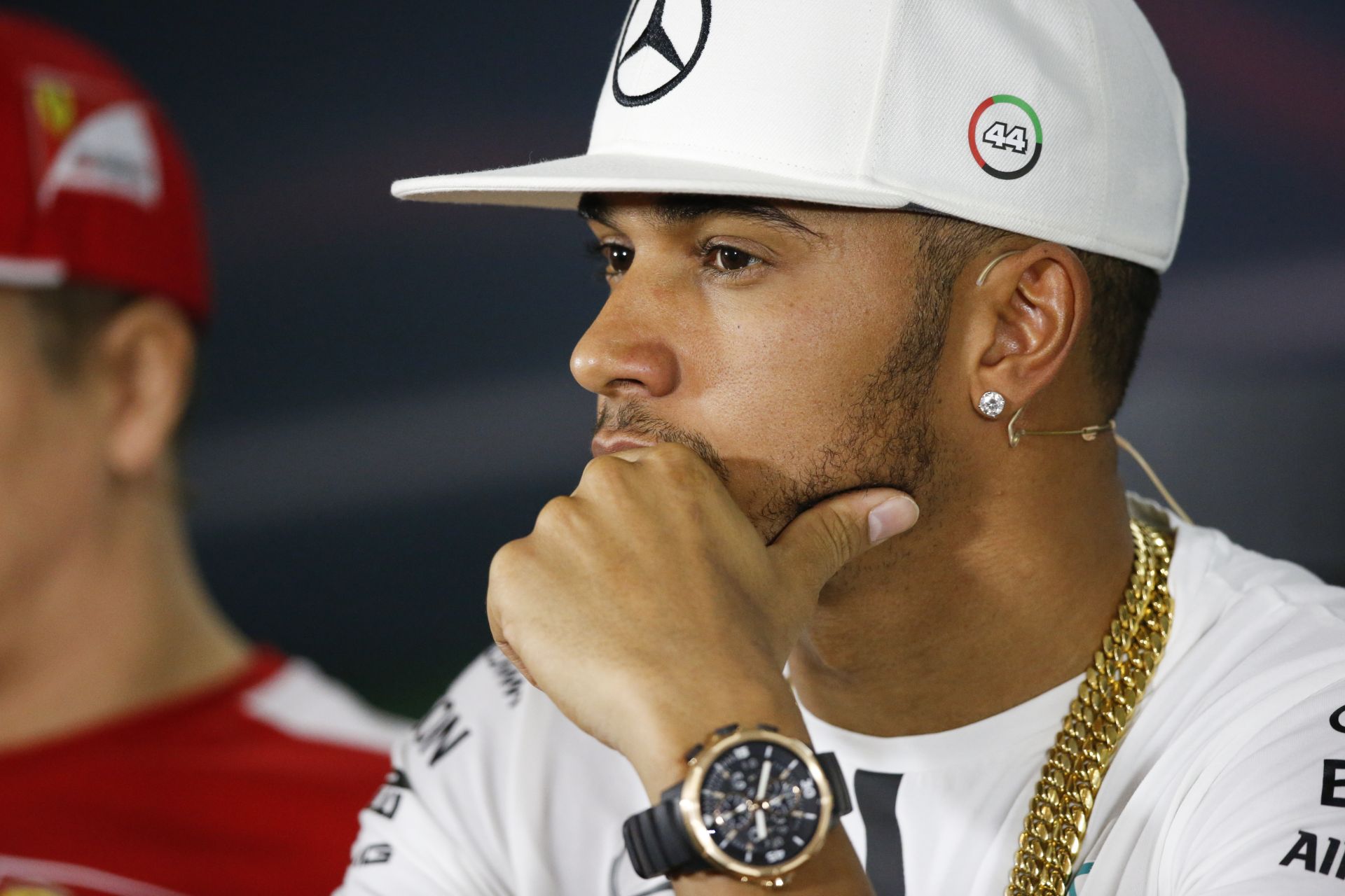 Hamilton ismét megmutatta a tetovált testét: hölgyek, figyelem