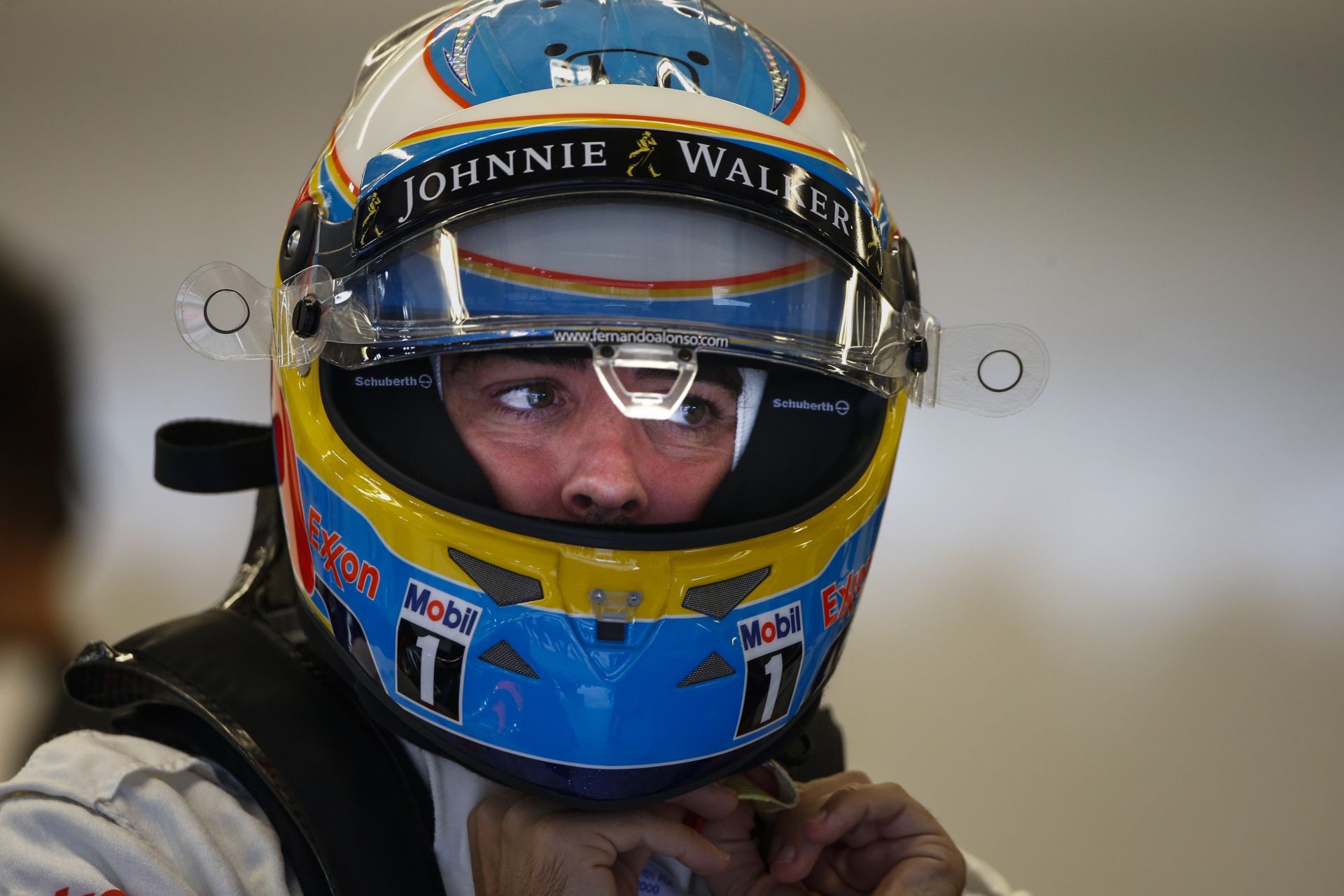 Így mutatna Alonso a Sauber színeiben: inkább ne!