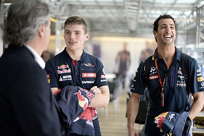 Ricciardo vs Verstappen mosolya - hatalmas a különbség!