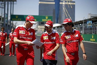Vettel megpörgött Bakuban, de szépen megfogta!