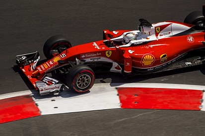 Vettel zacsival Ferrarija orrán került Ricciardo elé!