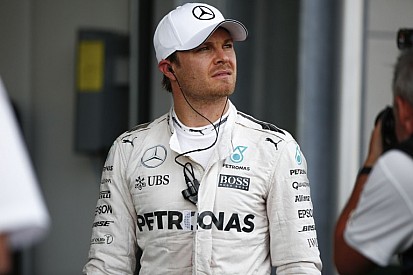 A Baku Nagydíj legemlékezetesebb pillanata: Rosberg szemen vágja magát