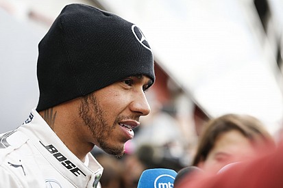 Hamilton kedvenc unokahúgaival "hülyült"!