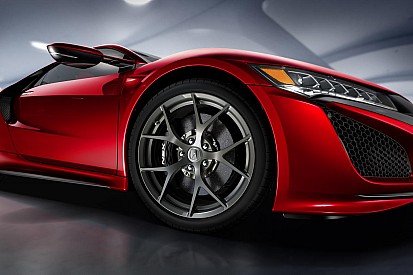 Buttonnak rendkívül jól áll az új Honda NSX: brutál kis gép